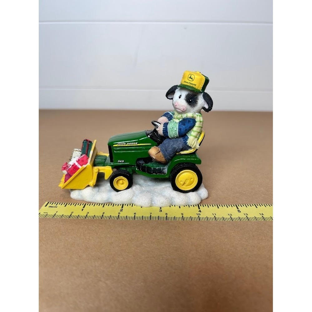 John Deere Mary's Moo Moos Holiday‎ Spirit Tractor Cow Figurine 2001